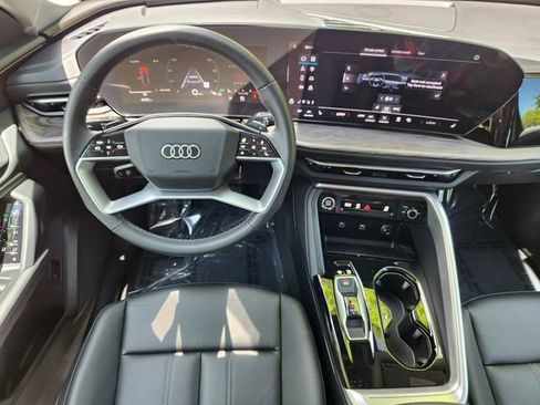 Used 2025 Audi Q5 Premium w/ Convenience Package AWD/4WD image 25