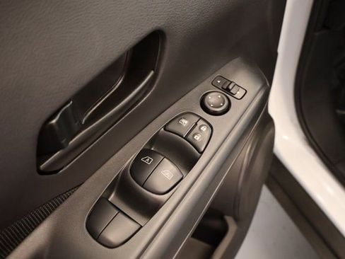 New 2025 Nissan Kicks Play S image 10