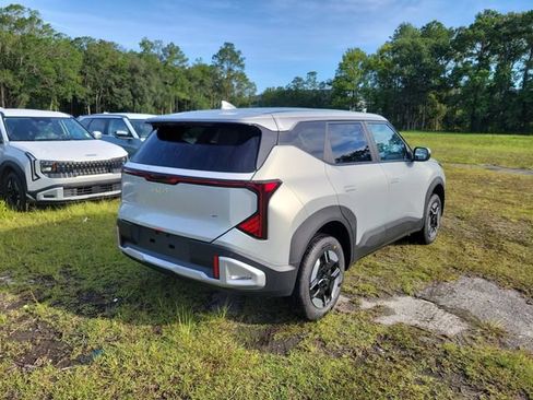 New 2027 Kia Seltos LX AWD/4WD image 2