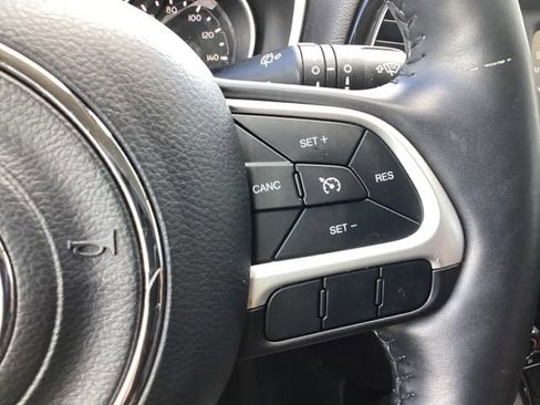 Used 2018 Jeep Compass Latitude AWD/4WD image 17