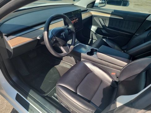 Used 2023 Tesla Model 3 Standard Range RWD image 7
