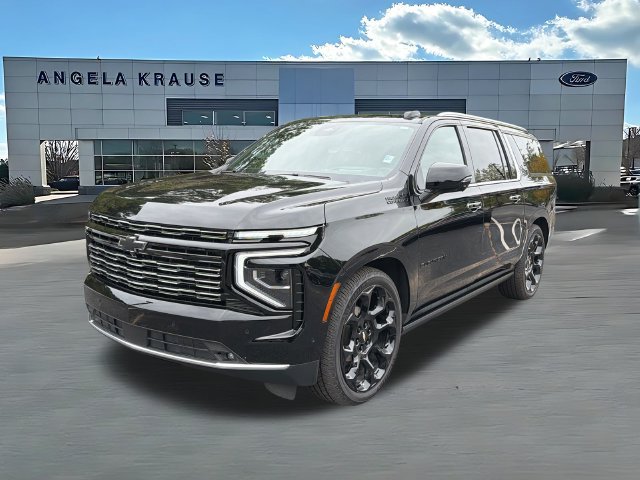 Used 2025 Chevrolet Suburban High Country AWD/4WD image 3