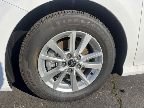 Used 2025 Toyota Camry LE image 30