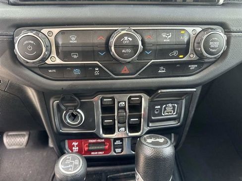 Used 2024 Jeep Wrangler Unlimited Rubicon 4xe image 19