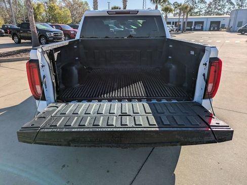 Used 2025 GMC Sierra 1500 SLT AWD/4WD image 13