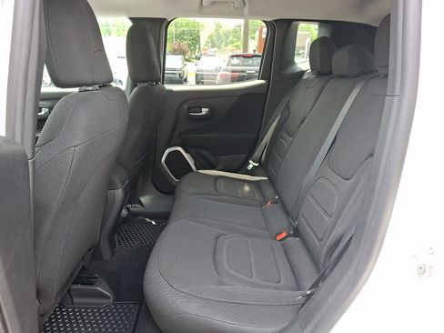 Used 2018 Jeep Renegade Latitude w/ Cold Weather Group AWD/4WD image 10