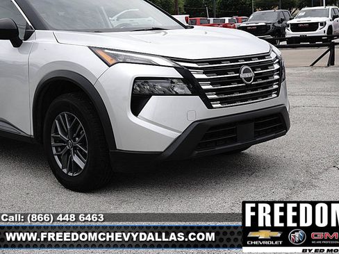 Used 2024 Nissan Rogue S FWD image 41