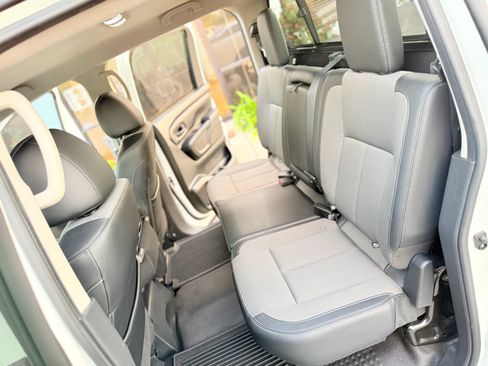 Used 2017 Nissan Titan S AWD/4WD image 14