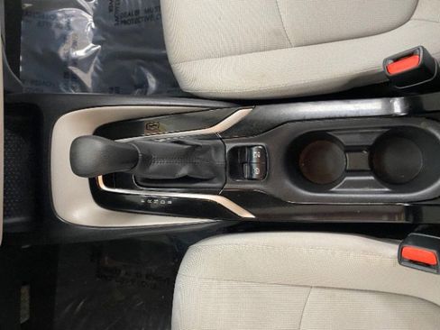 Used 2021 Toyota Corolla LE image 22