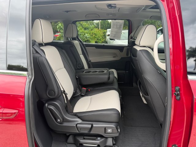 Used 2026 Honda Odyssey Elite image 19