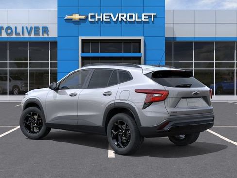 New 2026 Chevrolet Trax LT w/ Midnight Edition FWD image 3