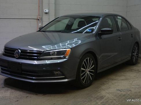 Used 2015 Volkswagen Jetta SE FWD image 2