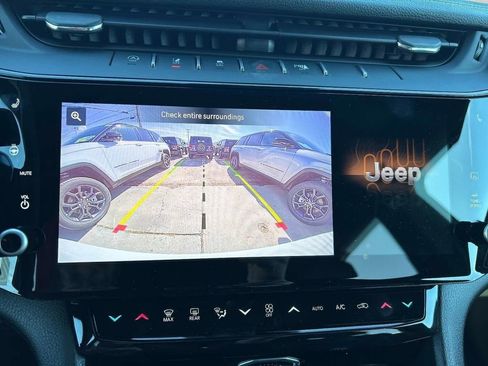 New 2026 Jeep Grand Cherokee Limited AWD/4WD image 9