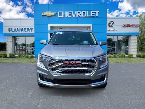 Used 2023 GMC Terrain Denali w/ Denali Premium Package AWD/4WD image 8