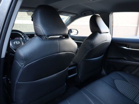Used 2019 Toyota Camry SE image 17