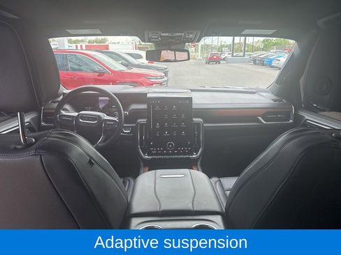 Used 2026 GMC Yukon Denali w/ Sun & Power Step Package AWD/4WD image 13