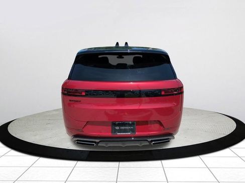 Used 2024 Land Rover Range Rover Sport Dynamic SE AWD/4WD image 4