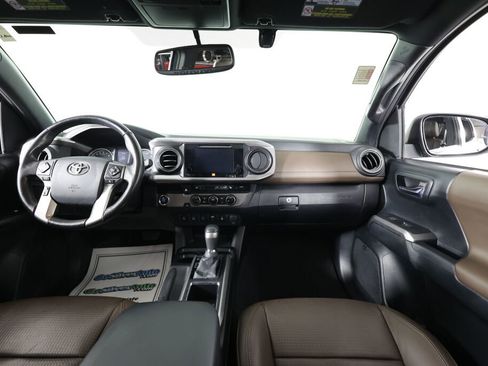 Used 2016 Toyota Tacoma Limited w/ Towing Package image 29