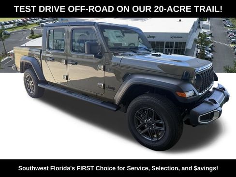 New 2026 Jeep Gladiator Sport image 2