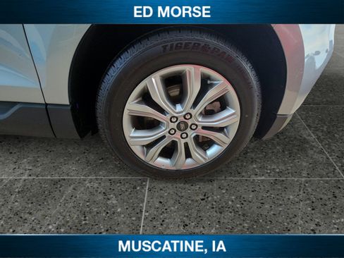 Used 2024 Ford Edge Titanium image 12