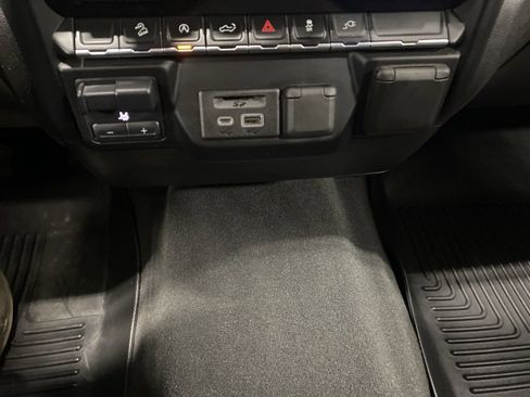 Used 2020 Chevrolet Silverado 1500 LT w/ All-Star Edition image 39