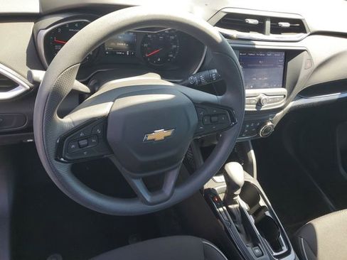 Certified 2023 Chevrolet TrailBlazer LS FWD image 24