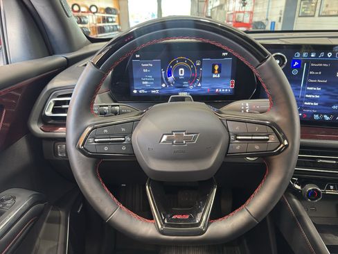 Used 2025 Chevrolet Traverse RS w/ LPO, Floor Liner Package AWD/4WD image 24