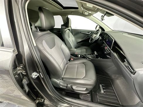 Used 2023 Kia Niro EX Touring image 28