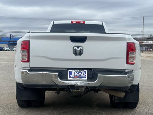 Used 2021 RAM 3500 Tradesman w/ Chrome Appearance Group AWD/4WD image 4