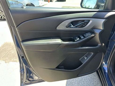 Certified 2023 Chevrolet Traverse LT w/ Rear Camera Mirror Package AWD/4WD image 15