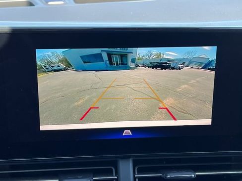 Used 2024 Chevrolet Trax LT w/ Driver Confidence Package FWD image 21