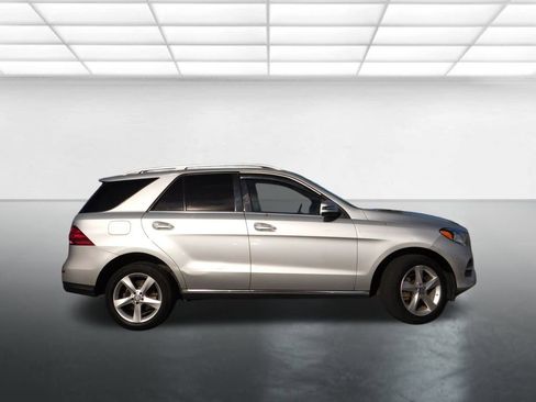 Used 2017 Mercedes-Benz GLE 350 4MATIC image 4