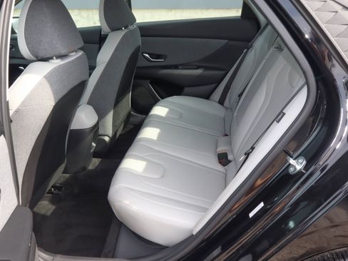 Used 2024 Hyundai Elantra Limited FWD image 8