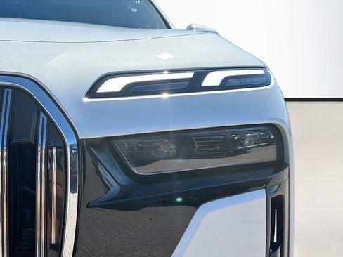 Certified 2025 BMW 740i image 10