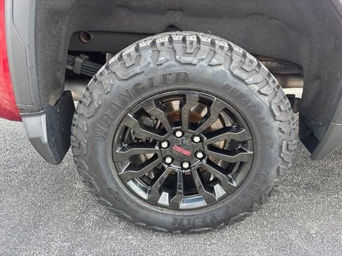 Used 2022 GMC Sierra 1500 AT4X AWD/4WD image 9