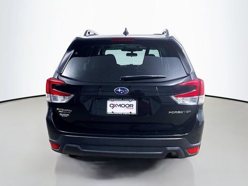 Used 2022 Subaru Forester Premium AWD/4WD image 6