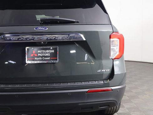 Used 2023 Ford Explorer XLT image 12