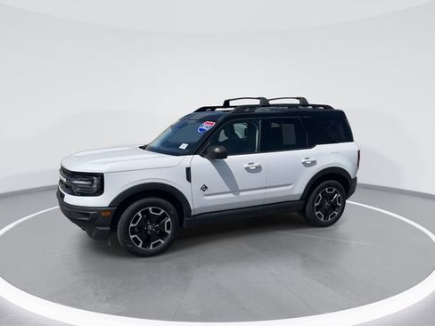 Used 2023 Ford Bronco Sport Outer Banks w/ Tech Package AWD/4WD image 3