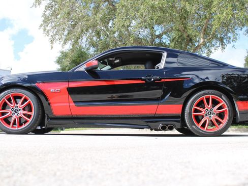 Used 2013 Ford Mustang GT Premium w/ Brembo Brake Pkg RWD image 8