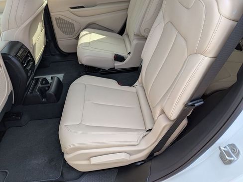 New 2025 Jeep Grand Cherokee L Limited image 17