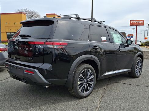 New 2026 Nissan Pathfinder Platinum w/ Cargo Package AWD/4WD image 4