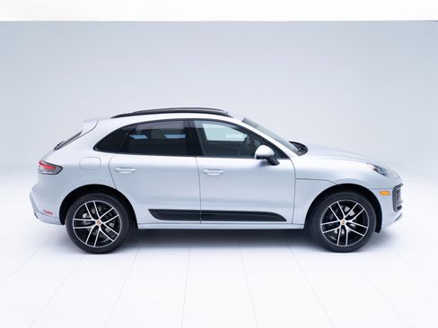 Certified 2026 Porsche Macan image 8