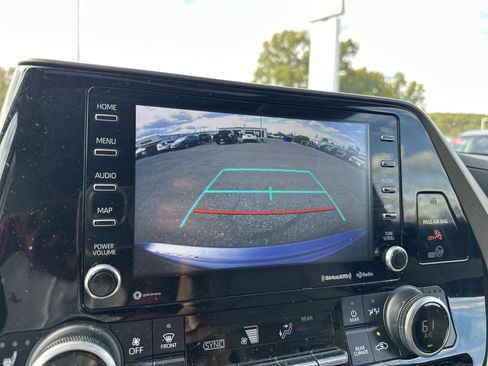 Used 2022 Toyota Highlander XLE image 20