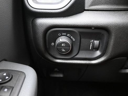 Used 2022 RAM 1500 Big Horn AWD/4WD image 13