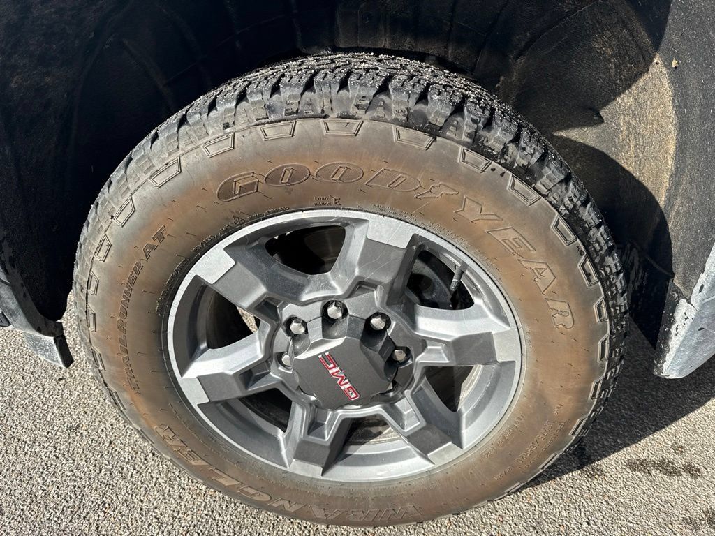 Certified 2025 GMC Sierra 2500 SLT AWD/4WD image 9