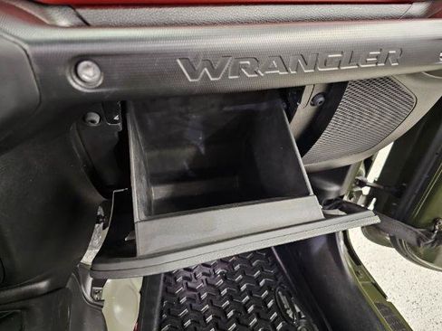 Used 2020 Jeep Wrangler Unlimited Rubicon AWD/4WD image 29