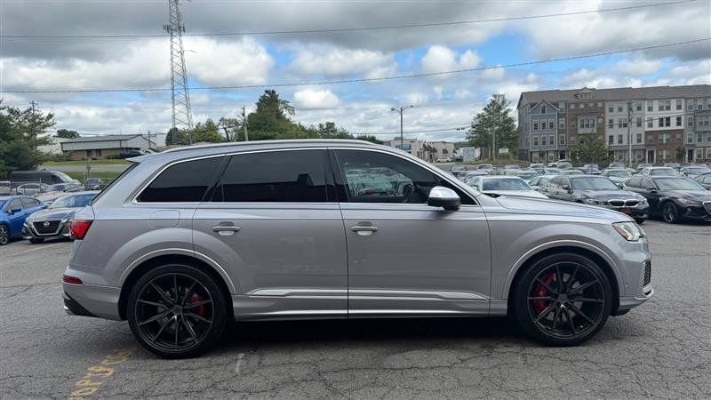 Used 2022 Audi SQ7 Premium Plus w/ SQ7 Executive Package AWD/4WD image 4