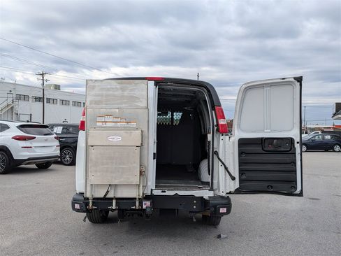 Used 2021 Chevrolet Express 3500 w/ Driver Convenience Package image 22