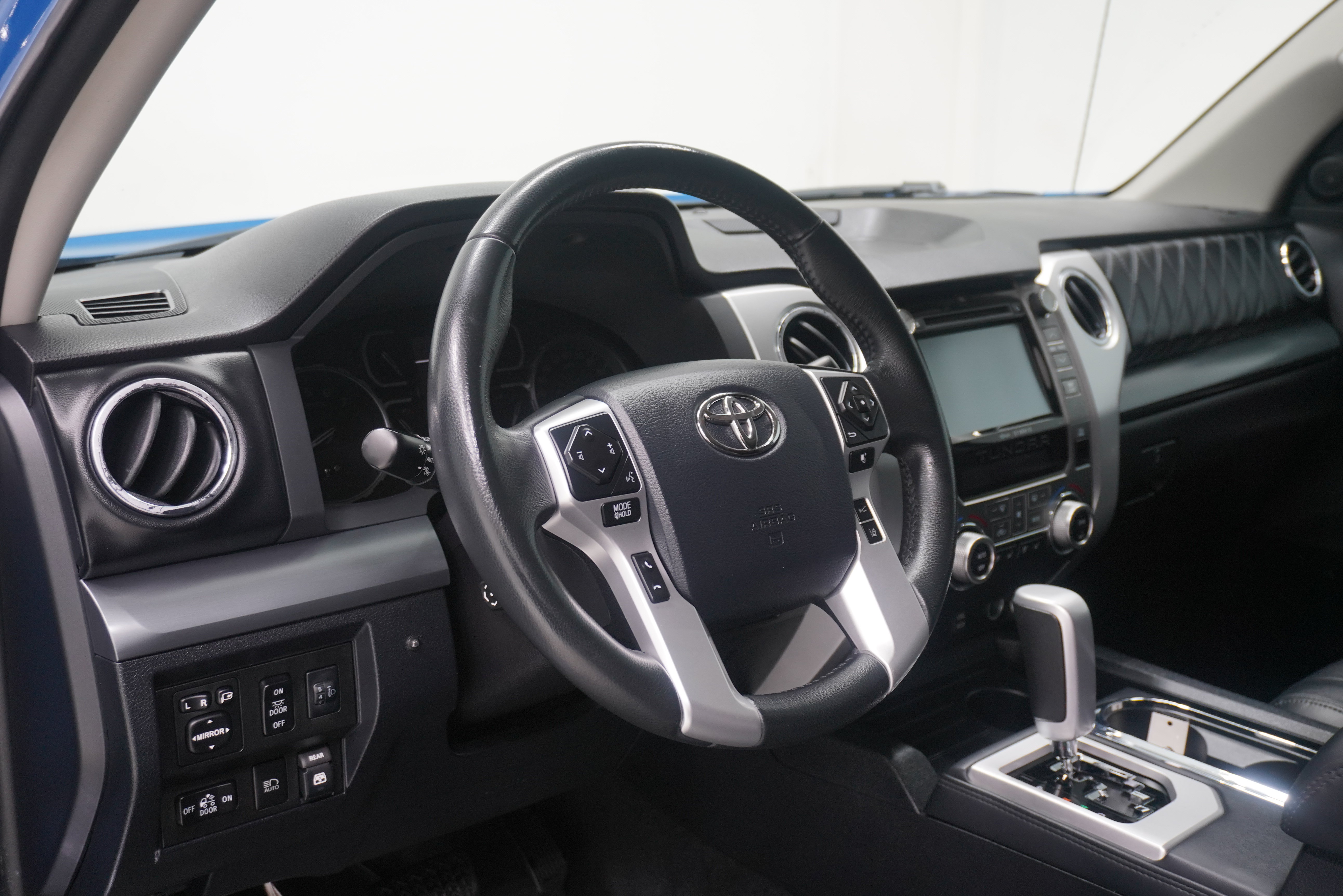 Used 2018 Toyota Tundra Platinum AWD/4WD image 9
