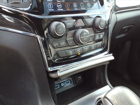 Used 2020 Jeep Grand Cherokee Overland image 23